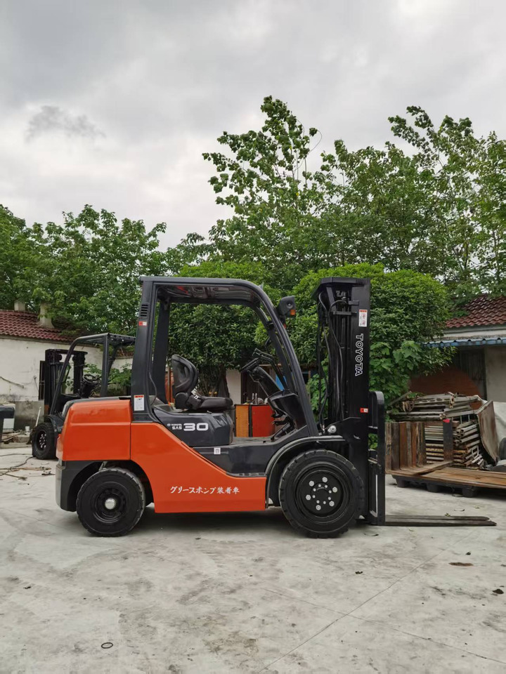 TOYOTA 72-8FDN30 - Diiseltõstuk: pilt 1 TOYOTA 72-8FDN30 - Diiseltõstuk: pilt 1