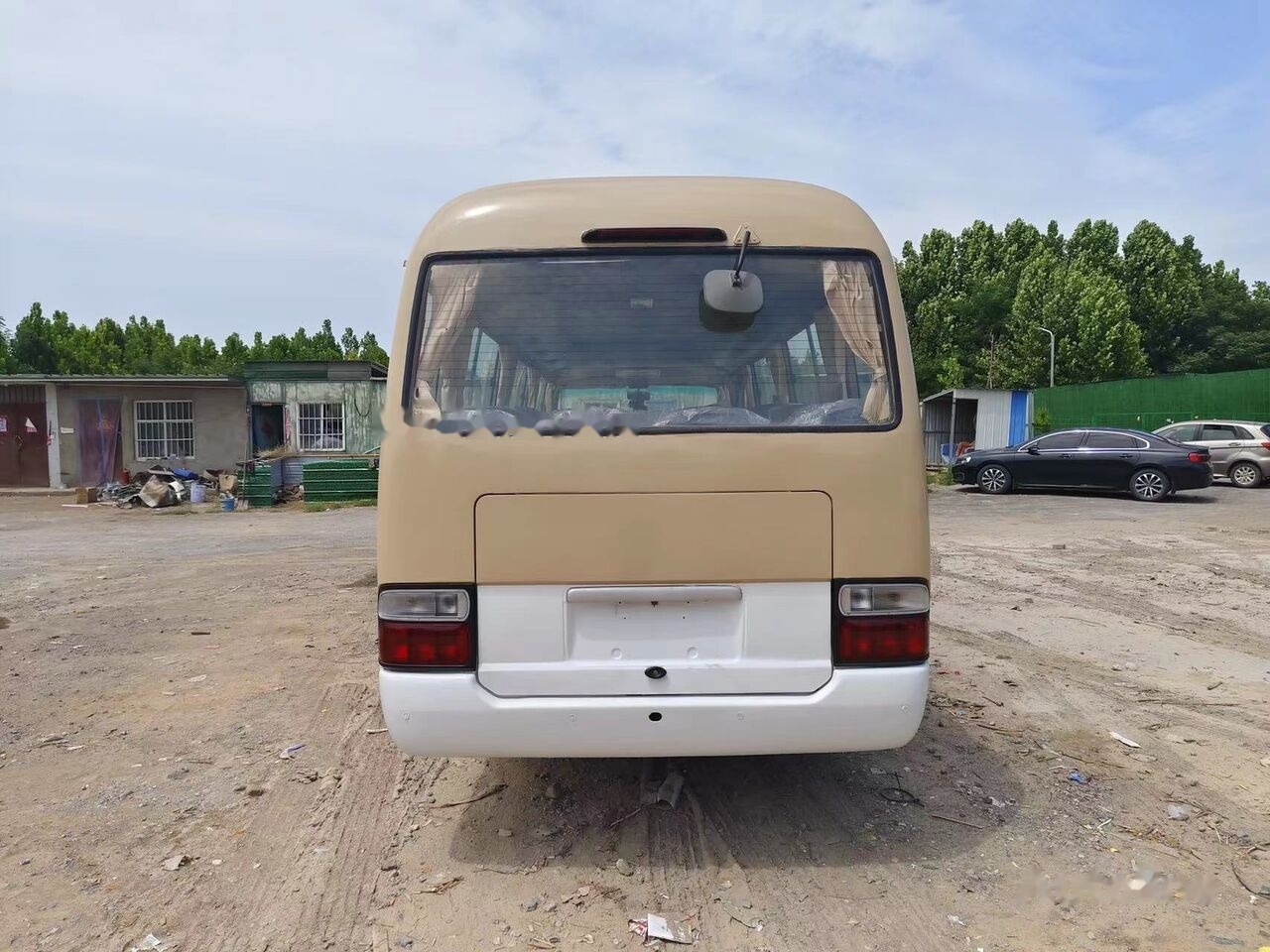 Toyota Coaster - Linnaliini buss: pilt 3 Toyota Coaster - Linnaliini buss: pilt 3