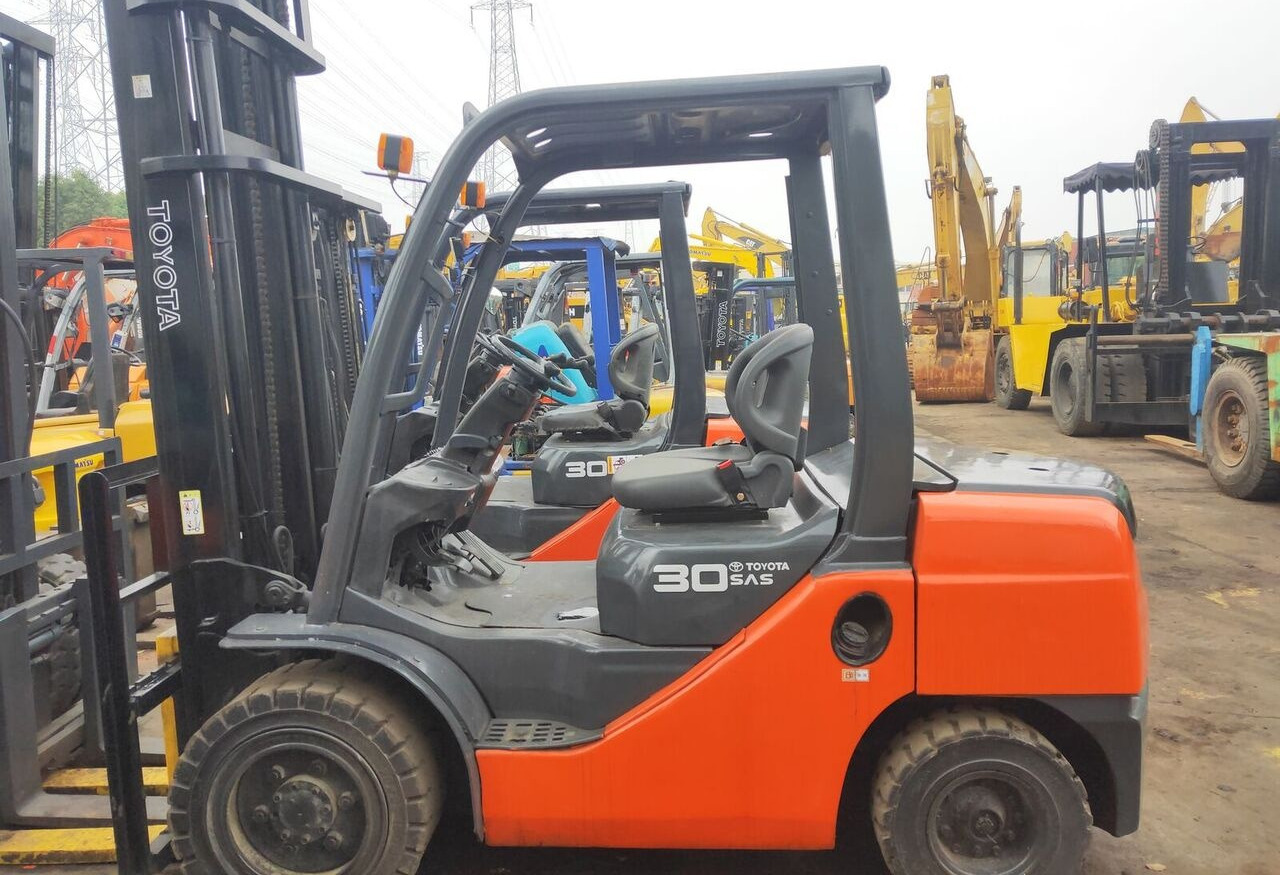 Toyota FD30 - Diiseltõstuk: pilt 4 Toyota FD30 - Diiseltõstuk: pilt 4