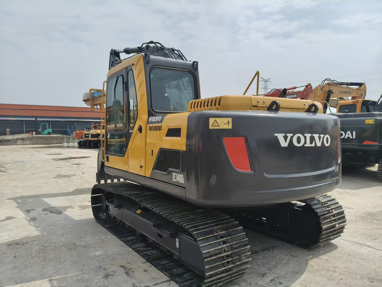 Volvo EC140DL - Lintekskavaator: pilt 4 Volvo EC140DL - Lintekskavaator: pilt 4