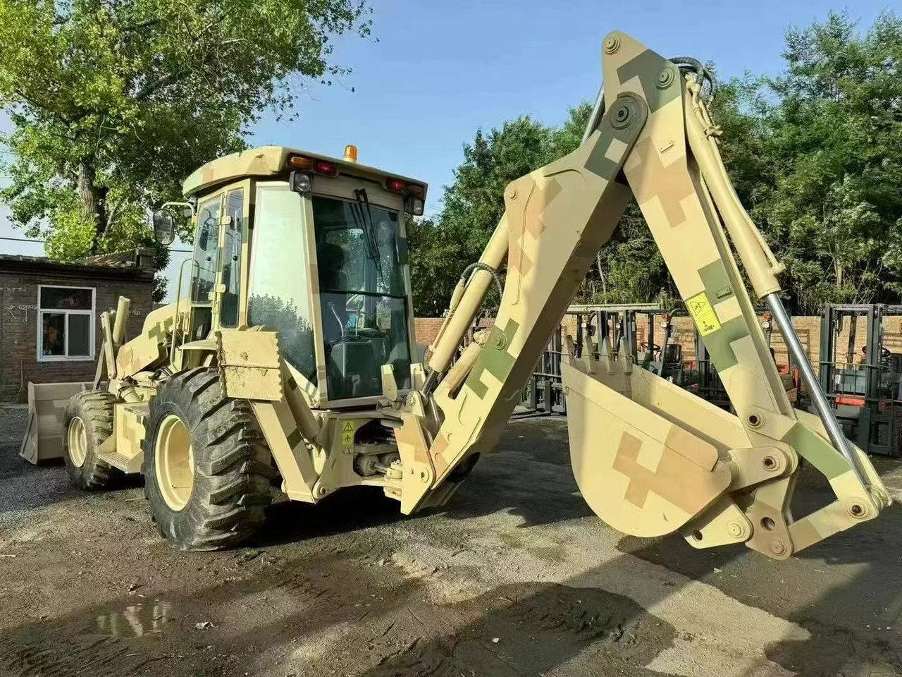 XCMG XT870K - Ekskavaator-laadur: pilt 3 XCMG XT870K - Ekskavaator-laadur: pilt 3