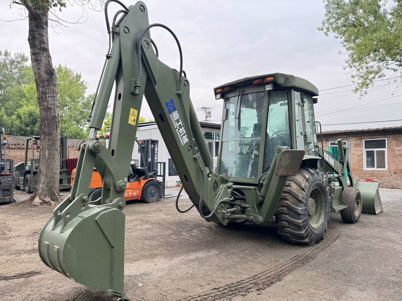 XIAGONG XG765 - Ekskavaator-laadur: pilt 3 XIAGONG XG765 - Ekskavaator-laadur: pilt 3