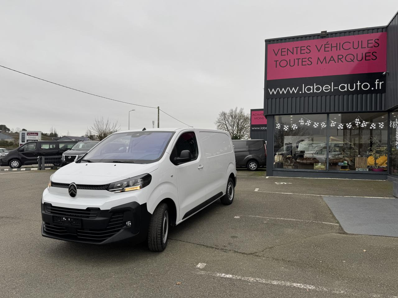 CITROEN Jumpy M 2.0 BlueHDi - 145 S&S - BV EAT8 III FOURGON . PHASE 2 - Kaubik: pilt 1 CITROEN Jumpy M 2.0 BlueHDi - 145 S&S - BV EAT8 III FOURGON . PHASE 2 - Kaubik: pilt 1