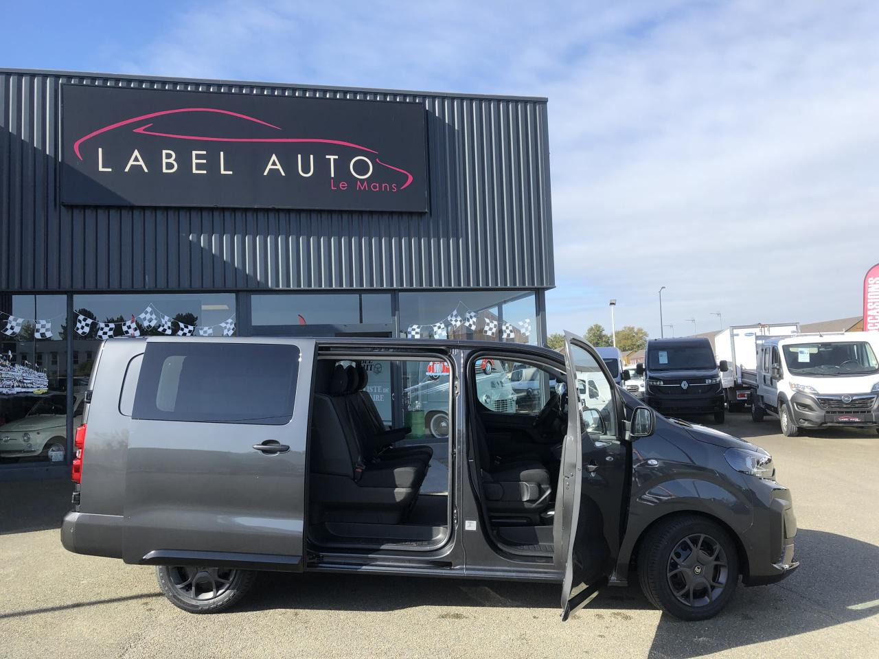 CITROEN Jumpy XL 2.0 BlueHDi - 180 S&S - BV EAT8 III CABINE APPROFONDIE Cabine approfondie Fixe PHASE 2 - Kaubik: pilt 3 CITROEN Jumpy XL 2.0 BlueHDi - 180 S&S - BV EAT8 III CABINE APPROFONDIE Cabine approfondie Fixe PHASE 2 - Kaubik: pilt 3