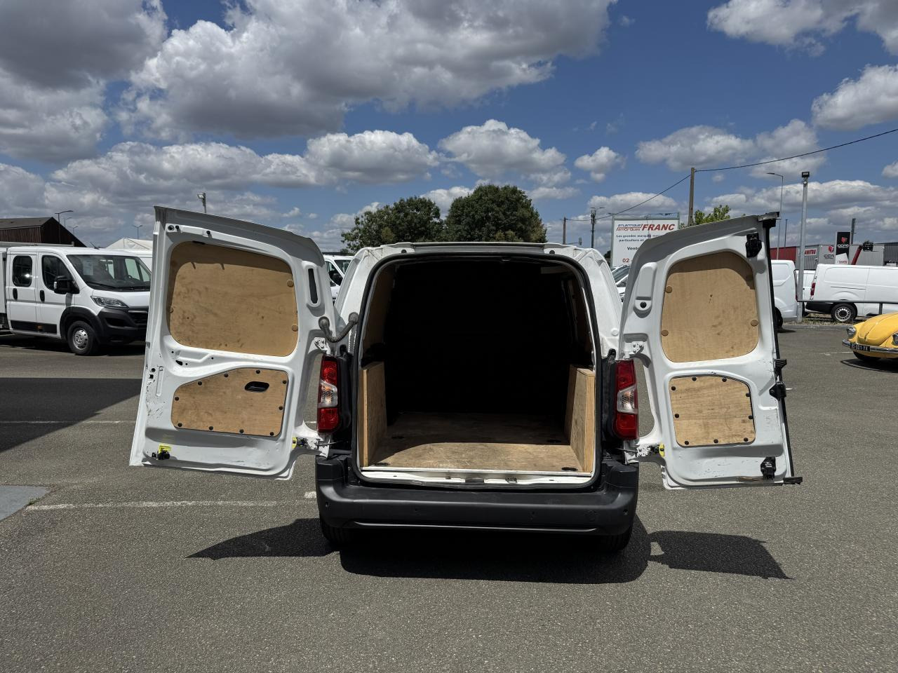 Citroen Berlingo M 650KG BLUEHDI 100 S&S DRIVER BVM5 - Kaubik: pilt 2 Citroen Berlingo M 650KG BLUEHDI 100 S&S DRIVER BVM5 - Kaubik: pilt 2