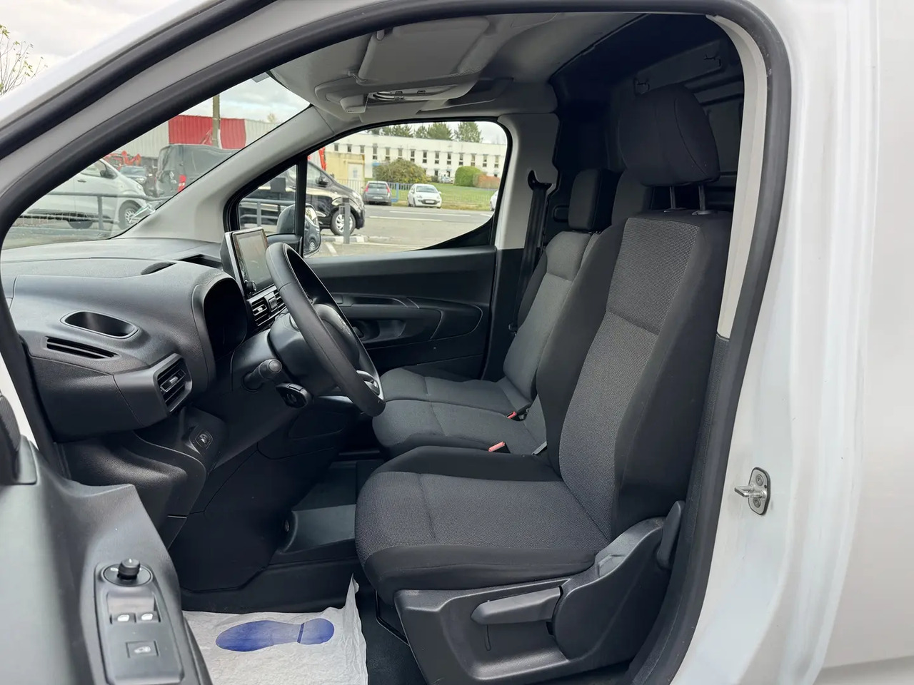 Citroen Berlingo M 650KG BLUEHDI 100 S&S DRIVER - Kaubik: pilt 4 Citroen Berlingo M 650KG BLUEHDI 100 S&S DRIVER - Kaubik: pilt 4