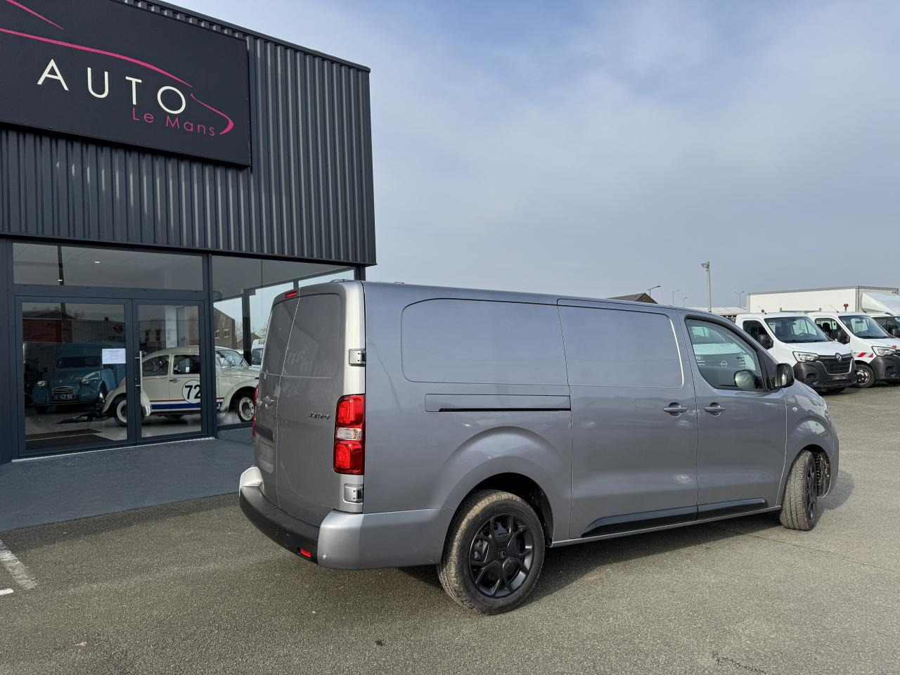 Citroen Jumpy 2 PLACES XL 2.0 BLUEHDI 180CH S&S PACK PREMIUM CONNECT EAT8 - Kaubik: pilt 5 Citroen Jumpy 2 PLACES XL 2.0 BLUEHDI 180CH S&S PACK PREMIUM CONNECT EAT8 - Kaubik: pilt 5