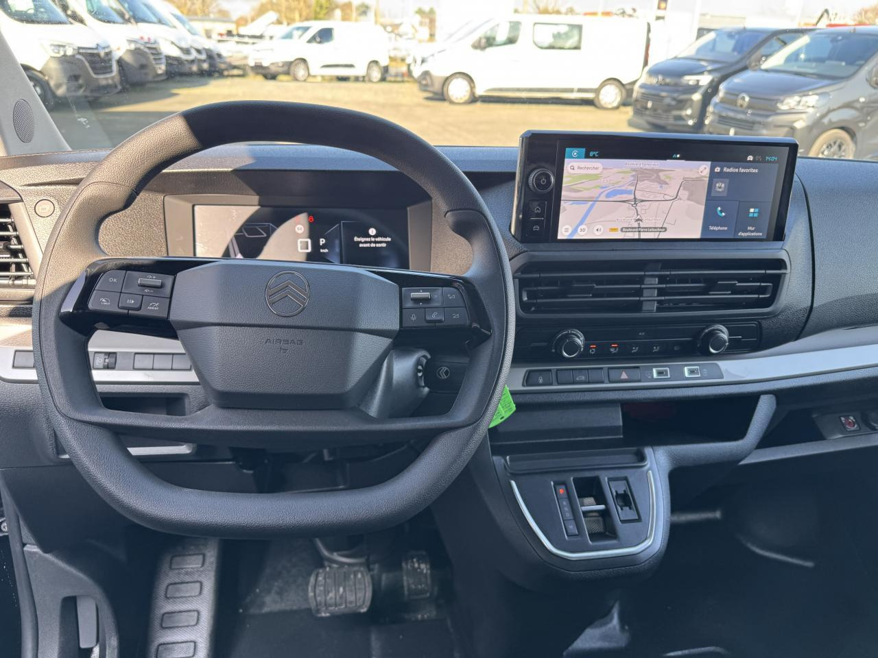Citroen Jumpy 2 PLACES XL 2.0 BLUEHDI 180CH S&S PACK PREMIUM CONNECT EAT8 - Kaubik: pilt 3 Citroen Jumpy 2 PLACES XL 2.0 BLUEHDI 180CH S&S PACK PREMIUM CONNECT EAT8 - Kaubik: pilt 3