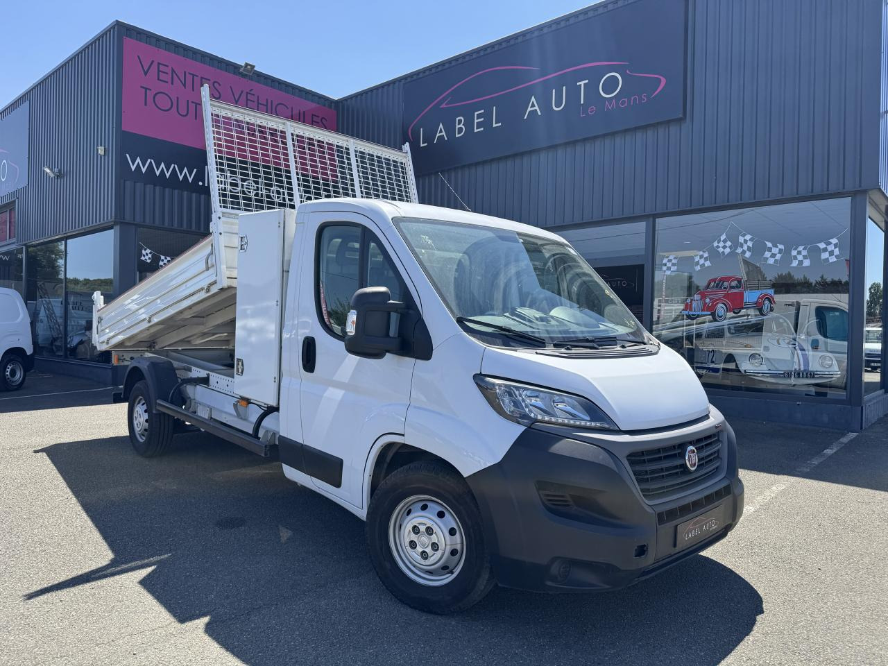 FIAT DUCATO 3T5 MAXI BENNE + COFFRE 2.3 JTD 160CH PACK PRO NAV - Tarbesõiduk kallur: pilt 2 FIAT DUCATO 3T5 MAXI BENNE + COFFRE 2.3 JTD 160CH PACK PRO NAV - Tarbesõiduk kallur: pilt 2