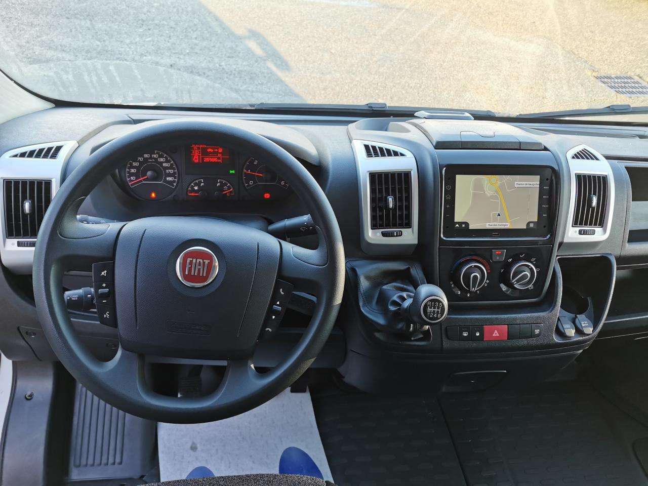 FIAT Ducato Maxi HD 3.5 L 2.2 Multijet 3 - 140 III TRANSPORTS SPECIFIQUES Grand Volume 20m3 + hayon 750 - Tarbesõiduk furgoon: pilt 4 FIAT Ducato Maxi HD 3.5 L 2.2 Multijet 3 - 140 III TRANSPORTS SPECIFIQUES Grand Volume 20m3 + hayon 750 - Tarbesõiduk furgoon: pilt 4