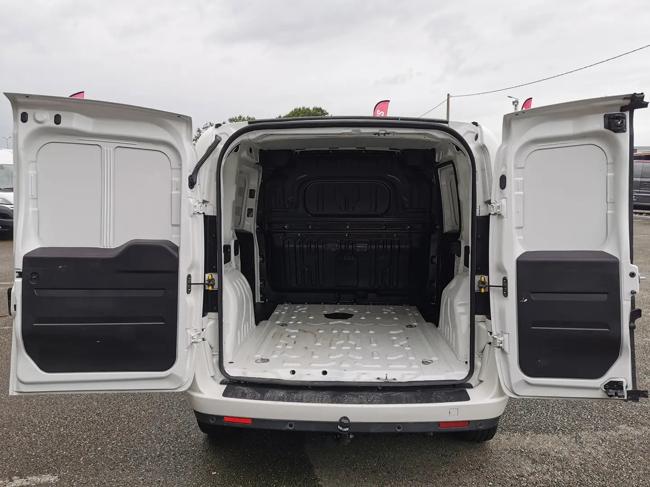 Fiat Doblo Cargo 1.3 MULTIJET 95CH PACK PRO NAV E6D - Väike kaubik: pilt 3 Fiat Doblo Cargo 1.3 MULTIJET 95CH PACK PRO NAV E6D - Väike kaubik: pilt 3