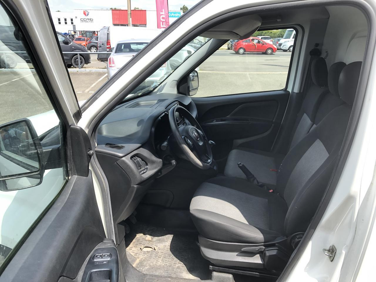 Fiat Doblo Cargo 1.3 MULTIJET 95CH PACK PROFESSIONAL TRIO E6 - Väike kaubik: pilt 4 Fiat Doblo Cargo 1.3 MULTIJET 95CH PACK PROFESSIONAL TRIO E6 - Väike kaubik: pilt 4