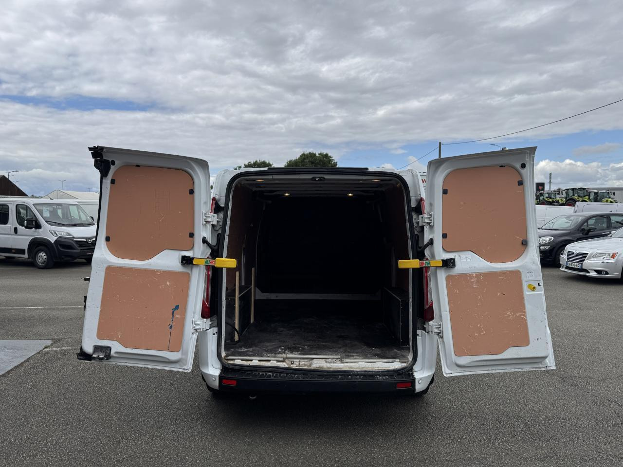Ford Transit Custom 300 L2H1 2.0 ECOBLUE 130 HYBRID TREND BUSINESS - Kaubik: pilt 2 Ford Transit Custom 300 L2H1 2.0 ECOBLUE 130 HYBRID TREND BUSINESS - Kaubik: pilt 2