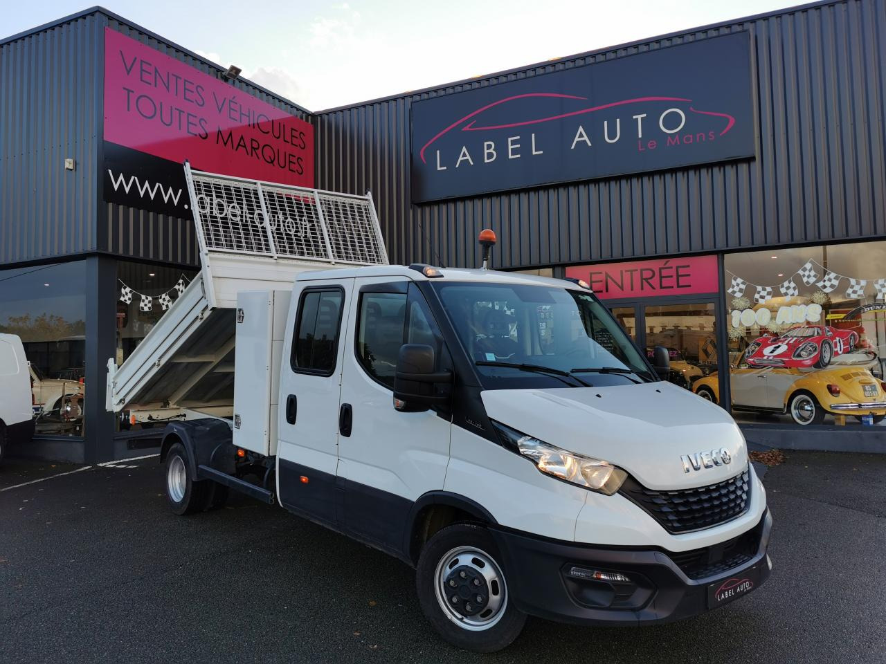IVECO daily 35C14 BENNE COFFRE DOUBLE CABINE 6 places - Tarbesõiduk kallur: pilt 1 IVECO daily 35C14 BENNE COFFRE DOUBLE CABINE 6 places - Tarbesõiduk kallur: pilt 1
