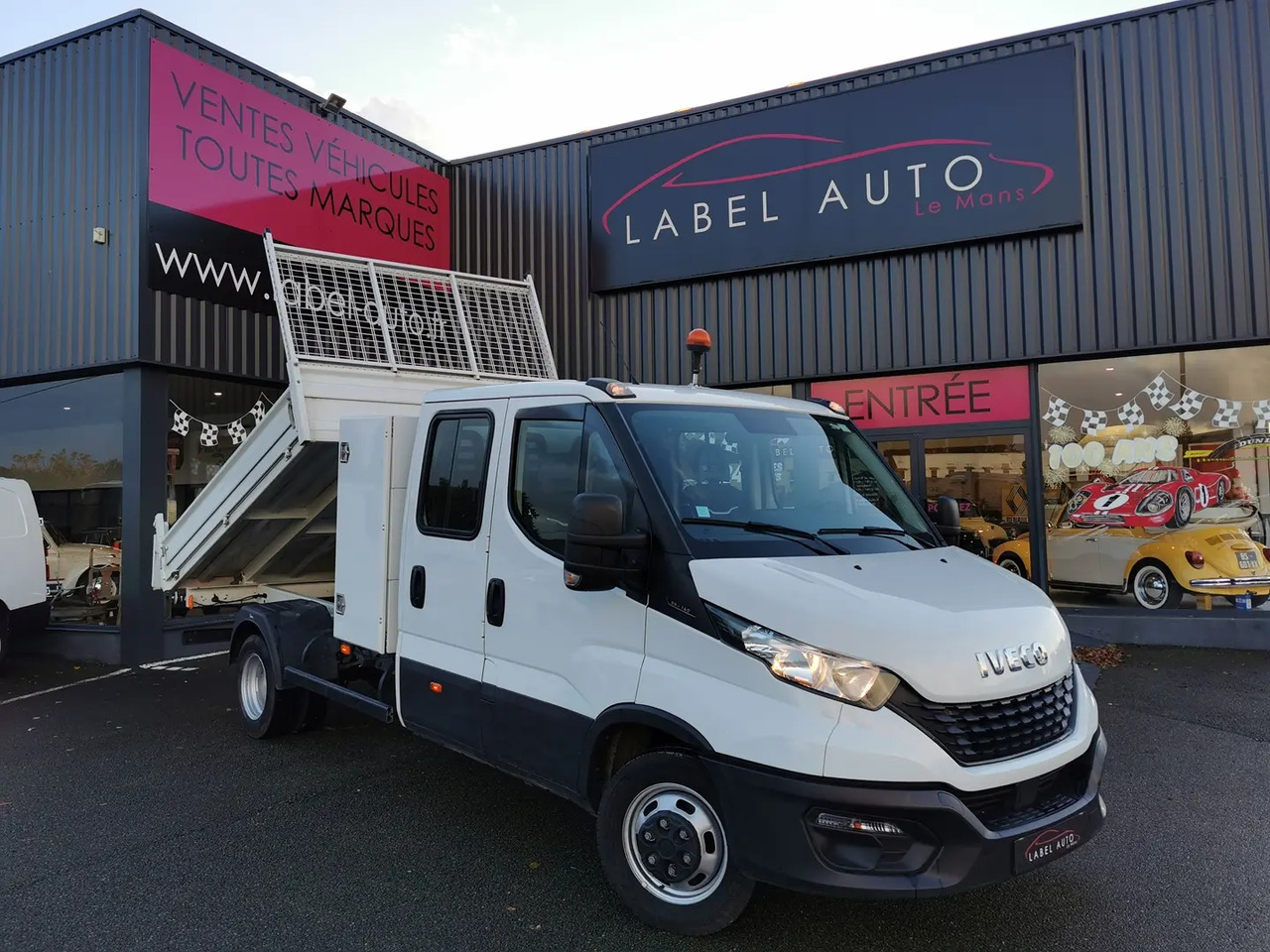 Iveco Daily 35C14H EMPATTEMENT 3750 - Tarbesõiduk kallur, Meeskonnaauto: pilt 5 Iveco Daily 35C14H EMPATTEMENT 3750 - Tarbesõiduk kallur, Meeskonnaauto: pilt 5