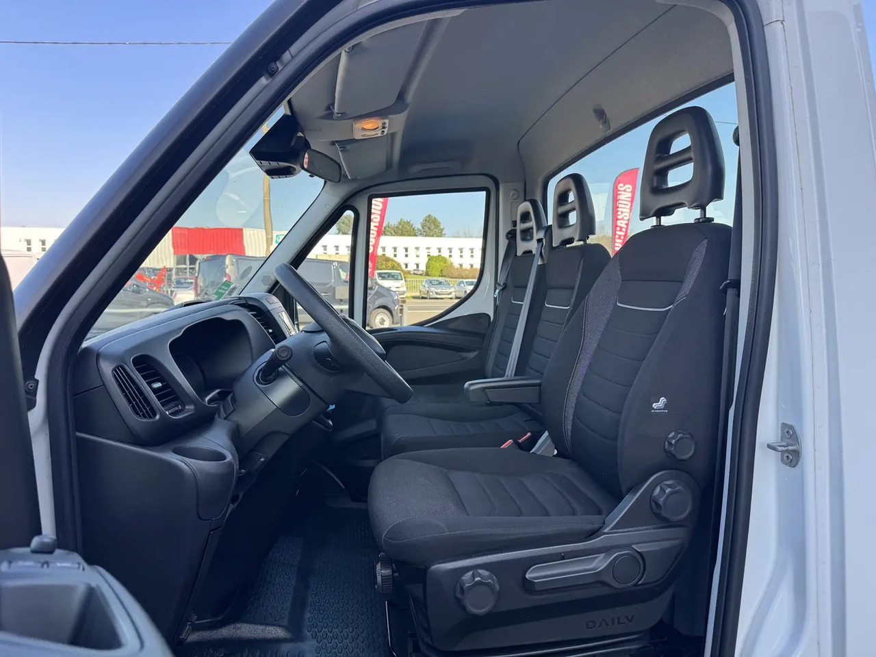 Iveco Daily 35S16 D EMPATTEMENT 4100 - Puksiirauto: pilt 3 Iveco Daily 35S16 D EMPATTEMENT 4100 - Puksiirauto: pilt 3
