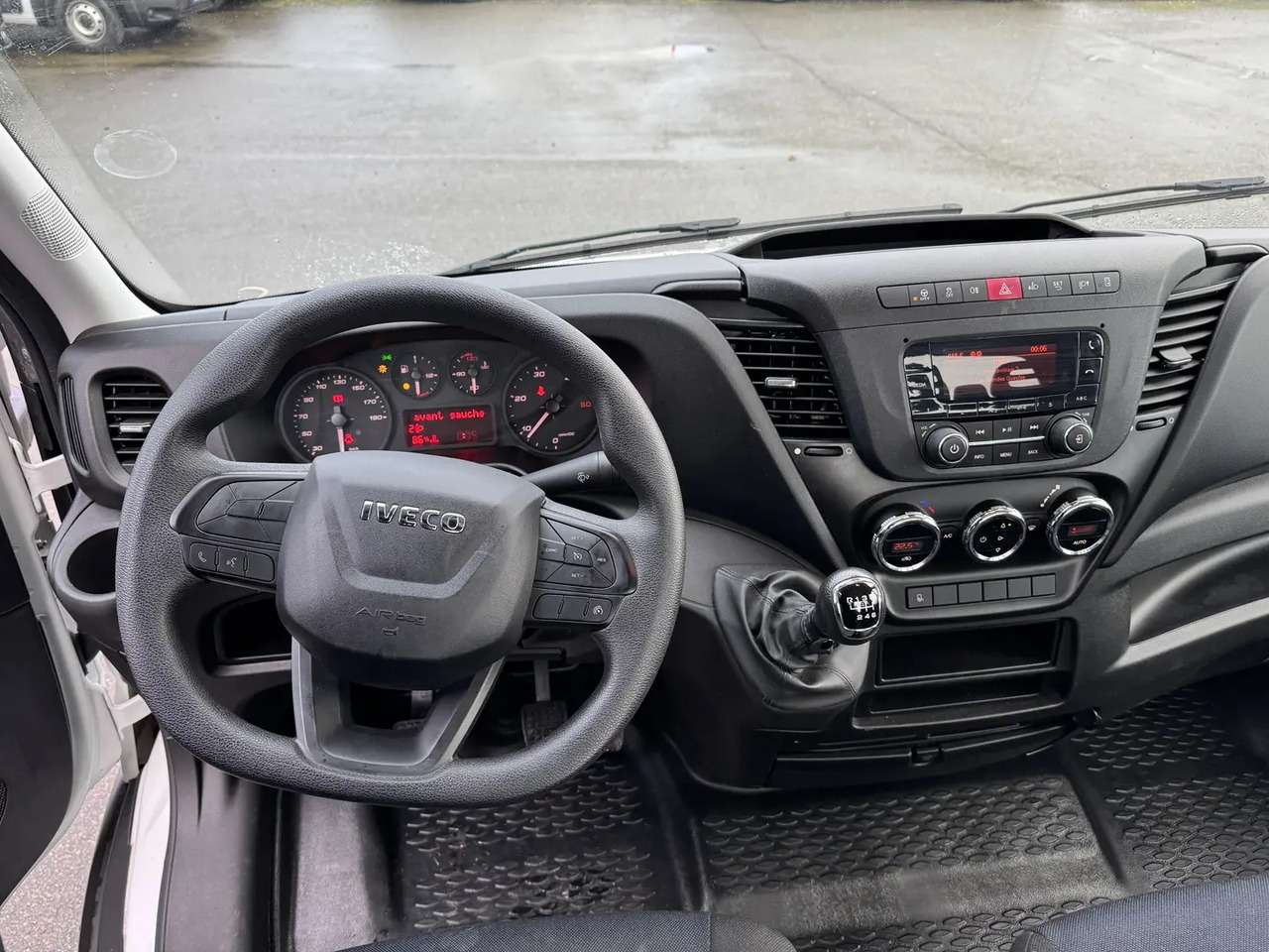 Iveco Daily 35S16 EMPATTEMENT 4100 - Puksiirauto: pilt 3 Iveco Daily 35S16 EMPATTEMENT 4100 - Puksiirauto: pilt 3
