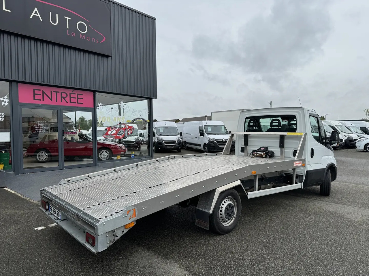 Iveco Daily 35S16H3.0 EMPATTEMENT 4100 - Puksiirauto: pilt 5 Iveco Daily 35S16H3.0 EMPATTEMENT 4100 - Puksiirauto: pilt 5