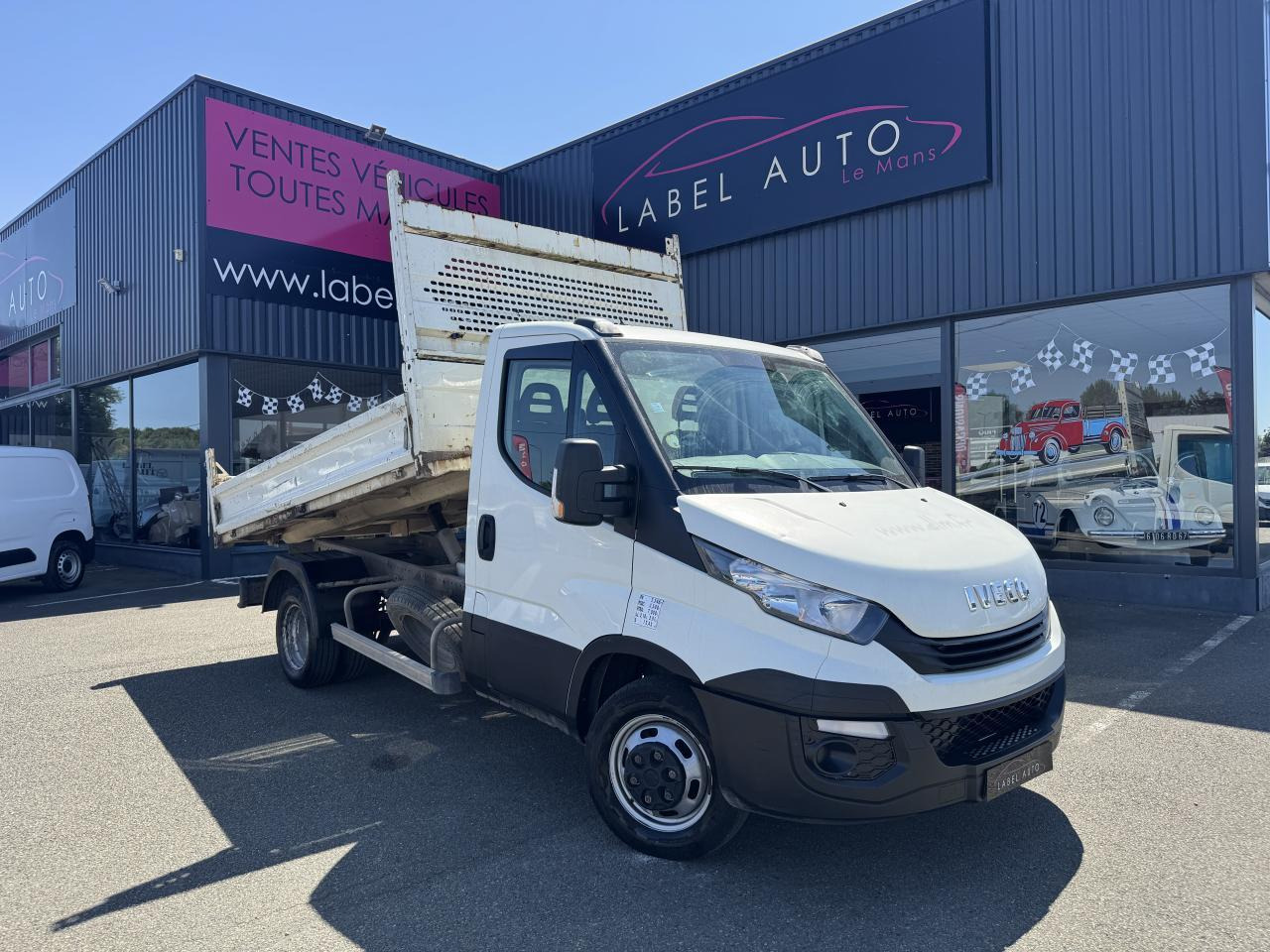 Iveco Daily IVECO 35 C 12 BENNE RJ 2.3 120 CH - Tarbesõiduk kallur: pilt 2 Iveco Daily IVECO 35 C 12 BENNE RJ 2.3 120 CH - Tarbesõiduk kallur: pilt 2