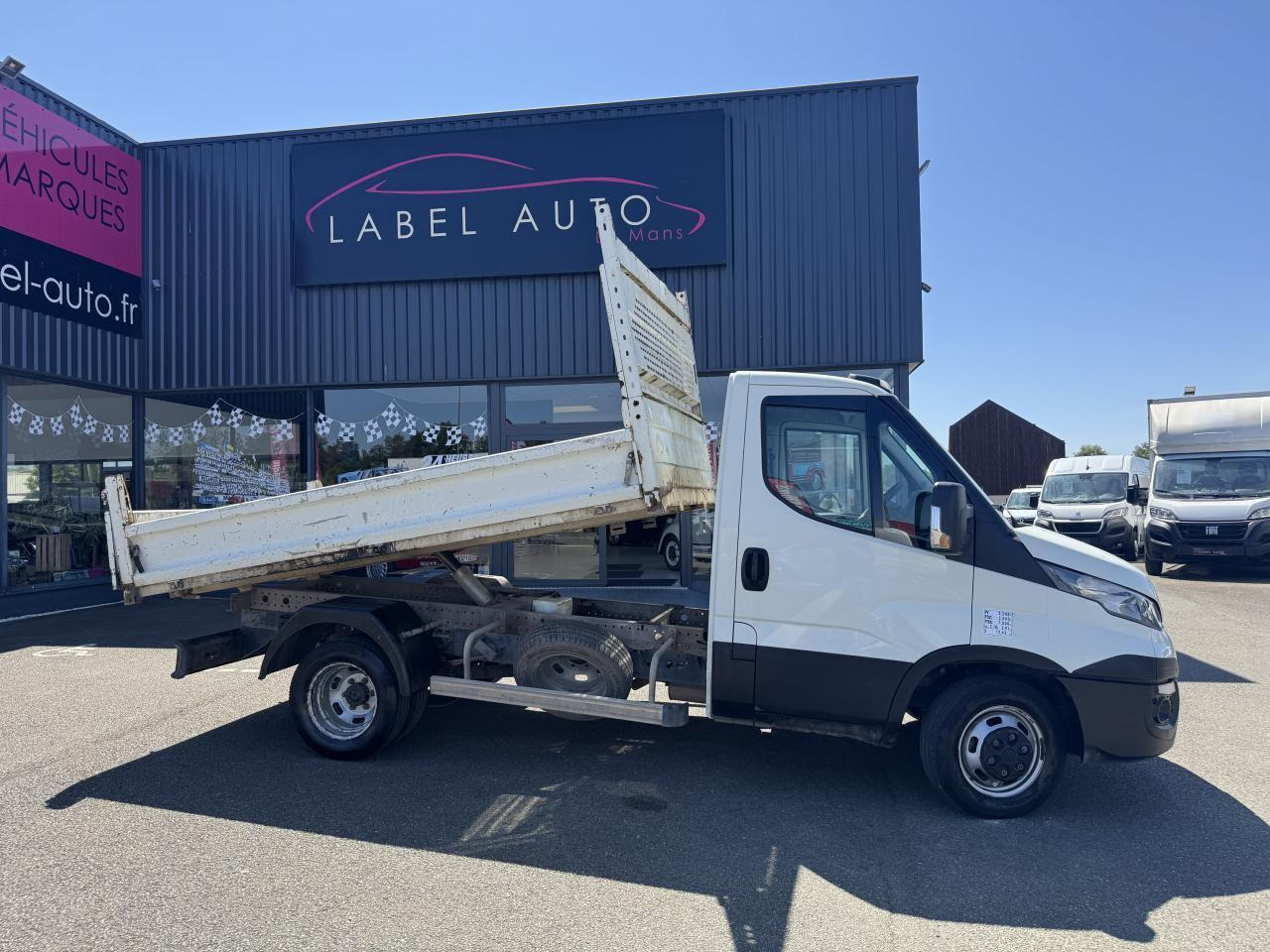 Iveco Daily IVECO 35 C 12 BENNE RJ 2.3 120 CH - Tarbesõiduk kallur: pilt 1 Iveco Daily IVECO 35 C 12 BENNE RJ 2.3 120 CH - Tarbesõiduk kallur: pilt 1