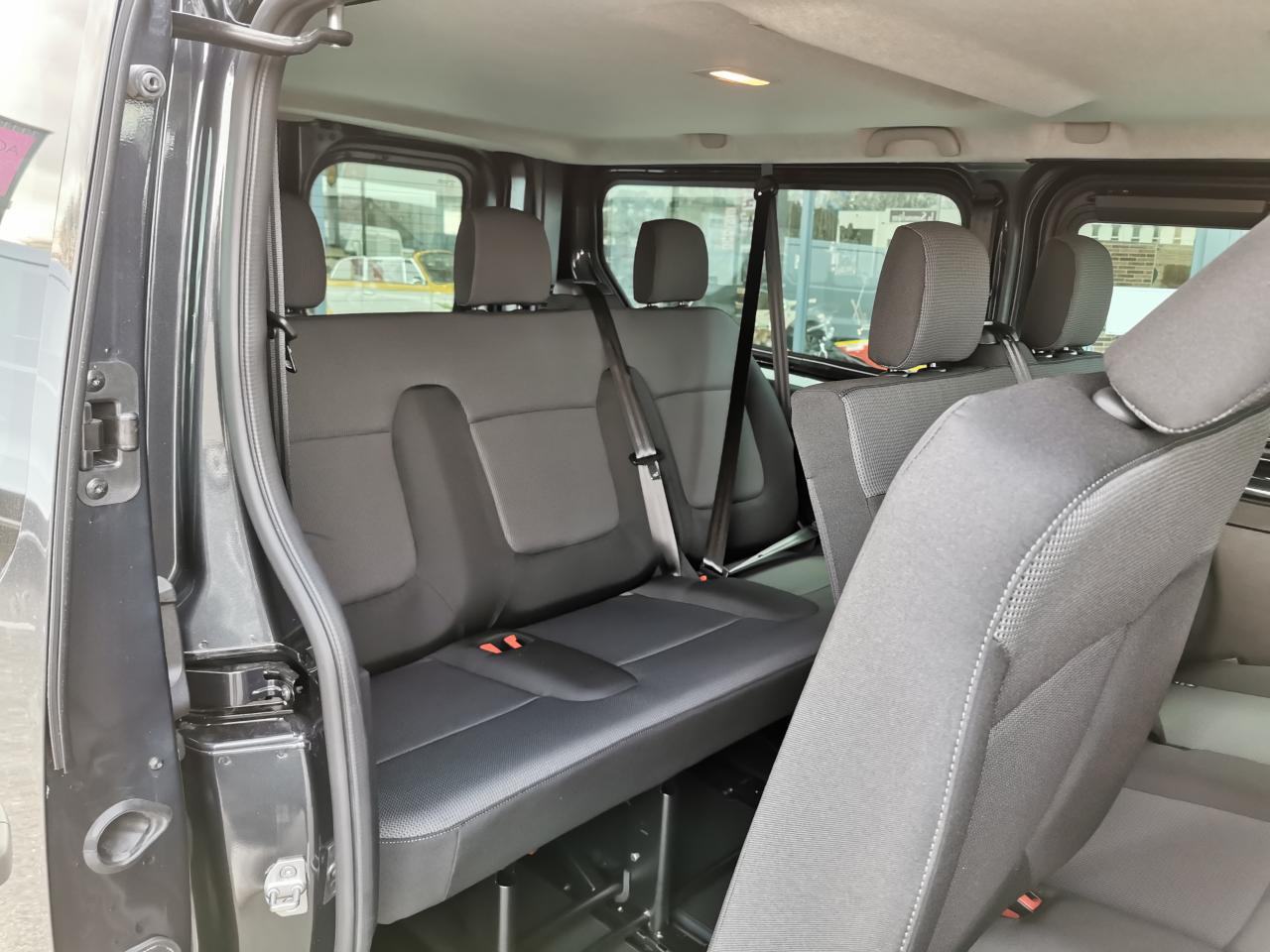 RENAULT Trafic L2 2.0 Energy dCi - 150 - S&S III COMBI Combi Zen L2H1 PHASE 3 - Muu seadmestik: pilt 4 RENAULT Trafic L2 2.0 Energy dCi - 150 - S&S III COMBI Combi Zen L2H1 PHASE 3 - Muu seadmestik: pilt 4