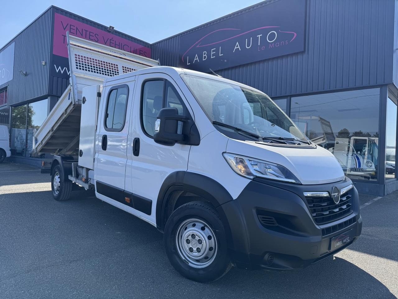 OPEL MOVANO 3T5 BENNE + COFFRE DOUBLE CABINE 6PLACES 2.2 HDI 165CH - Tarbesõiduk kallur: pilt 2 OPEL MOVANO 3T5 BENNE + COFFRE DOUBLE CABINE 6PLACES 2.2 HDI 165CH - Tarbesõiduk kallur: pilt 2