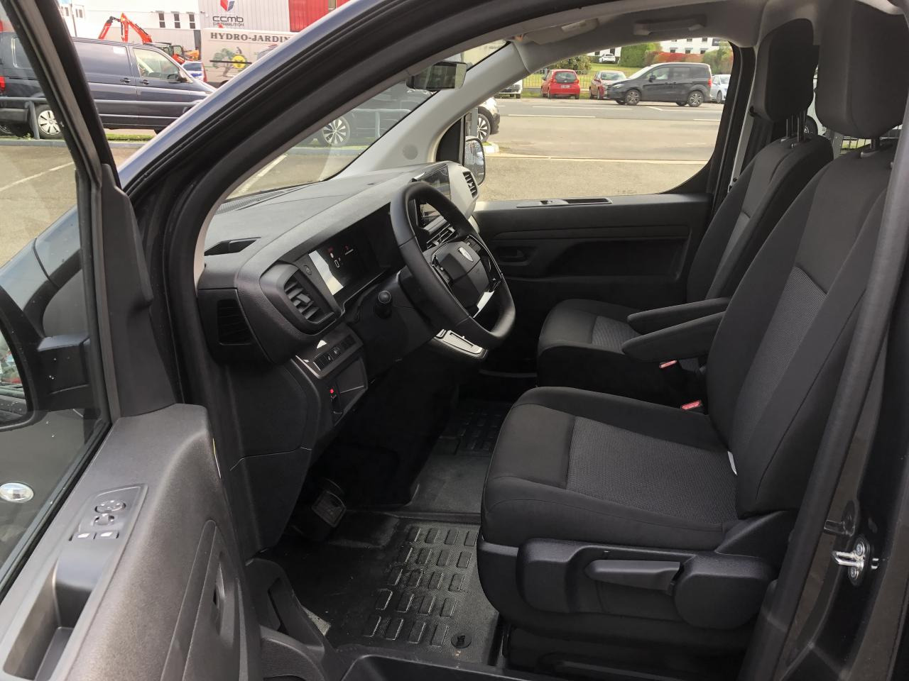 PEUGEOT Expert XL 2.0 BlueHDi - 180 S&S - BV EAT8 III CABINE APPROFONDIE Fourgon Cabine approfondie Fix - Kaubik: pilt 5 PEUGEOT Expert XL 2.0 BlueHDi - 180 S&S - BV EAT8 III CABINE APPROFONDIE Fourgon Cabine approfondie Fix - Kaubik: pilt 5