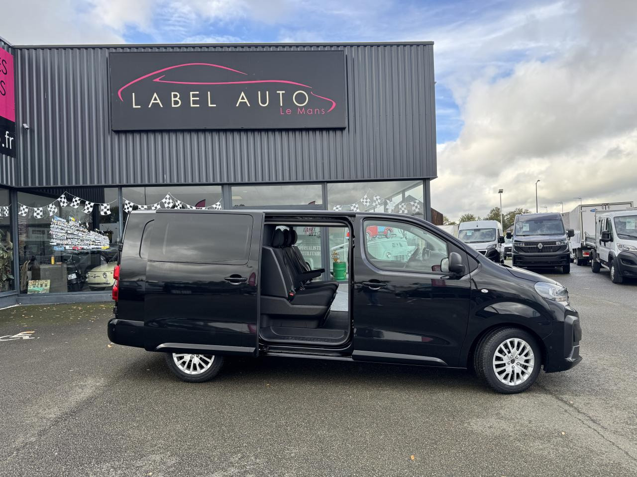 PEUGEOT Expert XL 2.0 BlueHDi - 180 S&S - BV EAT8 III CABINE APPROFONDIE Fourgon Cabine approfondie Fix - Kaubik: pilt 4 PEUGEOT Expert XL 2.0 BlueHDi - 180 S&S - BV EAT8 III CABINE APPROFONDIE Fourgon Cabine approfondie Fix - Kaubik: pilt 4