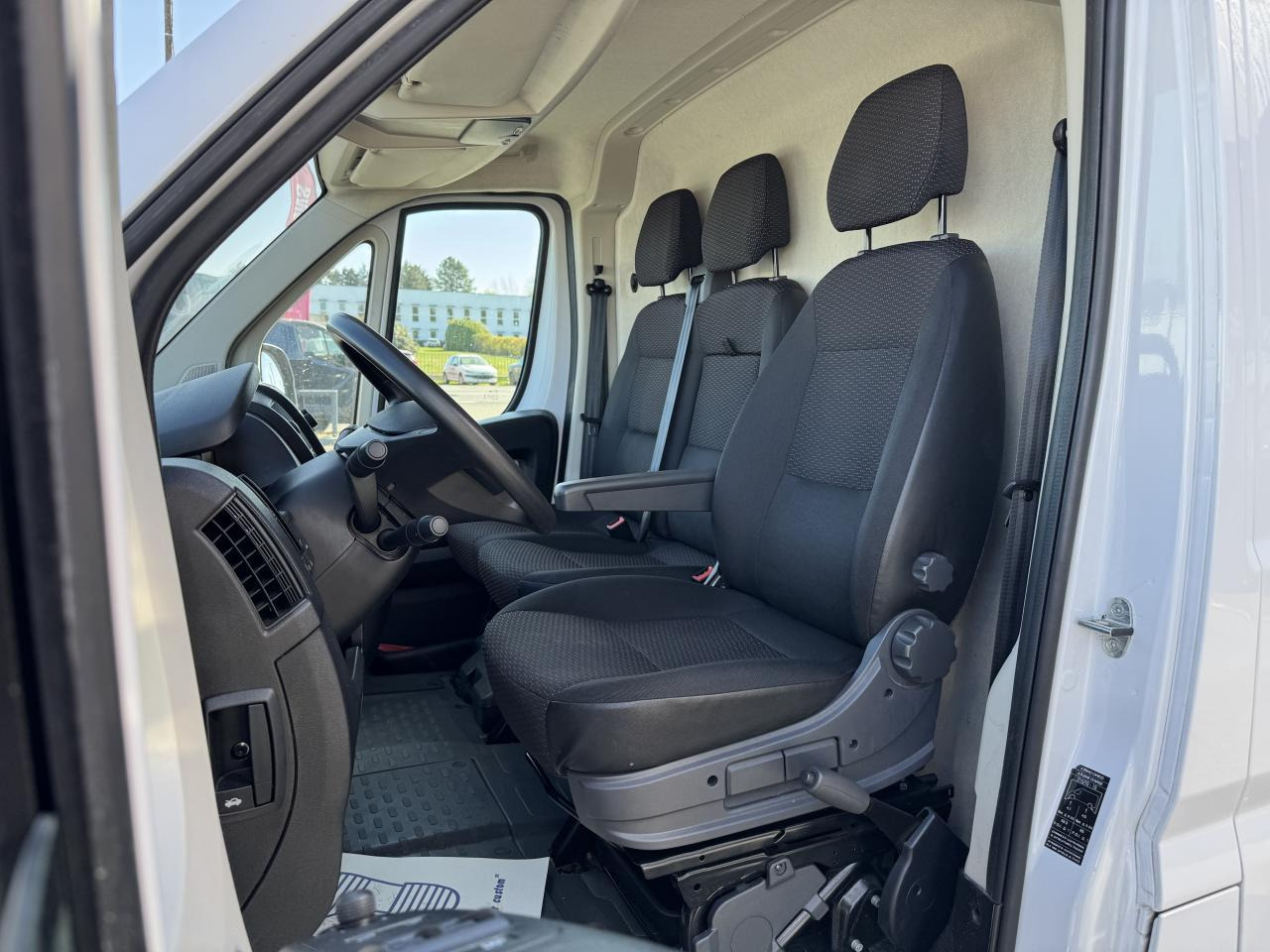 Peugeot Boxer 333 L1H1 2.2 BLUEHDI S&S 140CH ASPHALT - Kaubik: pilt 4 Peugeot Boxer 333 L1H1 2.2 BLUEHDI S&S 140CH ASPHALT - Kaubik: pilt 4