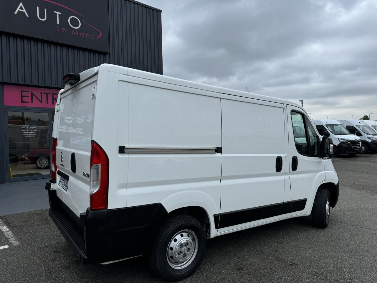 Peugeot Boxer 333 L1H1 2.2 BLUEHDI S&S 140CH ASPHALT - Kaubik: pilt 5 Peugeot Boxer 333 L1H1 2.2 BLUEHDI S&S 140CH ASPHALT - Kaubik: pilt 5