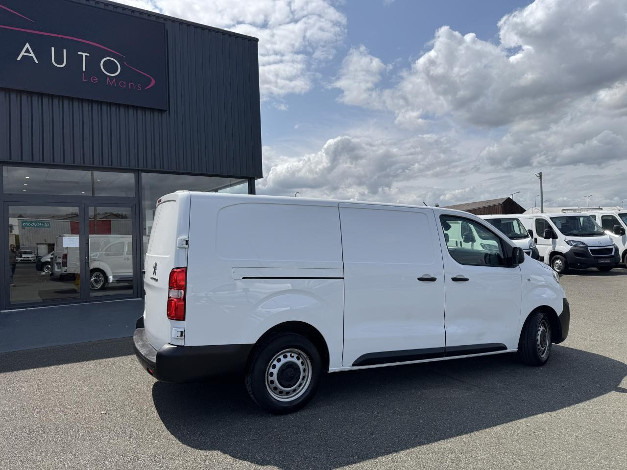Peugeot Expert XL 2.0 BLUEHDI 145CH S&S PACK ASPHALT - Kaubik: pilt 5 Peugeot Expert XL 2.0 BLUEHDI 145CH S&S PACK ASPHALT - Kaubik: pilt 5