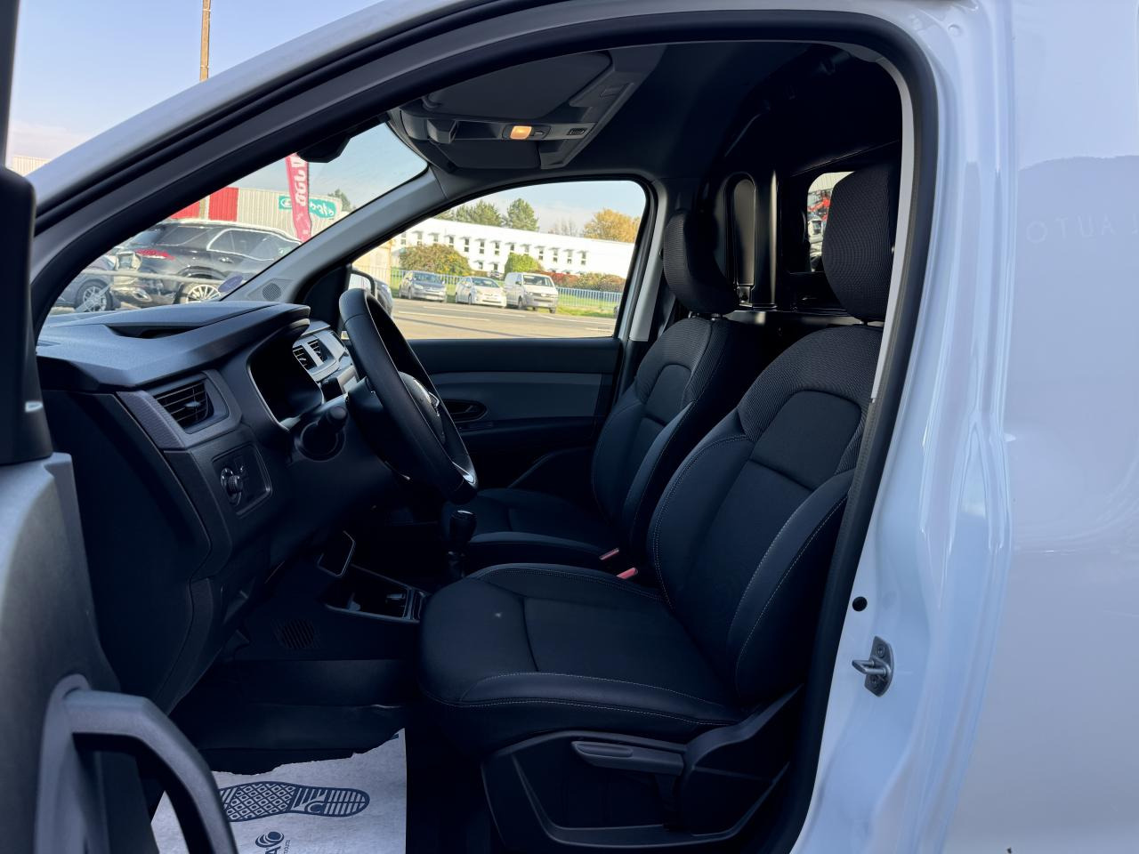 RENAULT EXPRESS 1.5 DCI 75CH CONFORT - Kaubik: pilt 4 RENAULT EXPRESS 1.5 DCI 75CH CONFORT - Kaubik: pilt 4