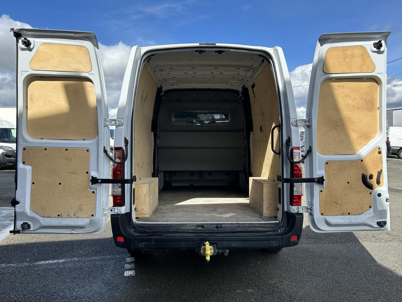 RENAULT Master Confort F3500 L3H2 2.3 dCi - 135 III CABINE APPROFONDIE Cabine approfondie L3H2 Traction PHA - Kaubik: pilt 4 RENAULT Master Confort F3500 L3H2 2.3 dCi - 135 III CABINE APPROFONDIE Cabine approfondie L3H2 Traction PHA - Kaubik: pilt 4