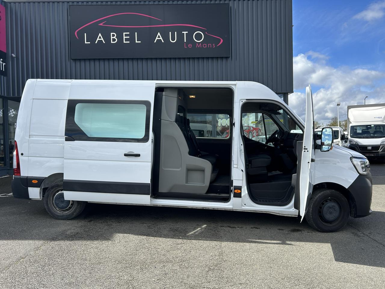 RENAULT Master Confort F3500 L3H2 2.3 dCi - 135 III CABINE APPROFONDIE Cabine approfondie L3H2 Traction PHA - Kaubik: pilt 3 RENAULT Master Confort F3500 L3H2 2.3 dCi - 135 III CABINE APPROFONDIE Cabine approfondie L3H2 Traction PHA - Kaubik: pilt 3