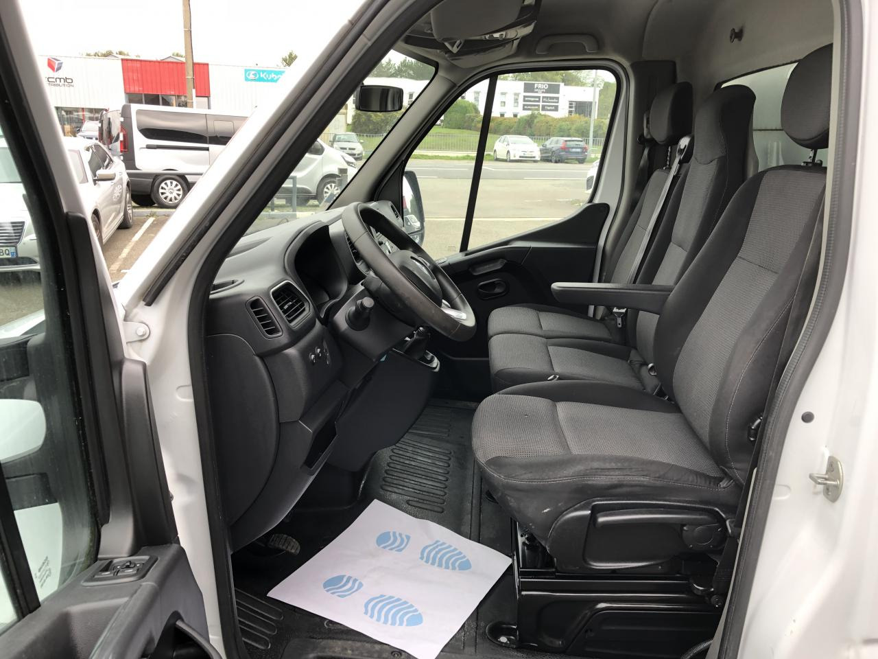 RENAULT Master Confort R3500RJ L3 2.3 dCi - 145 Petite Série  III TRANSPORTS SPECIFIQUES BENNE Benne - Tarbesõiduk kallur: pilt 4 RENAULT Master Confort R3500RJ L3 2.3 dCi - 145 Petite Série  III TRANSPORTS SPECIFIQUES BENNE Benne - Tarbesõiduk kallur: pilt 4