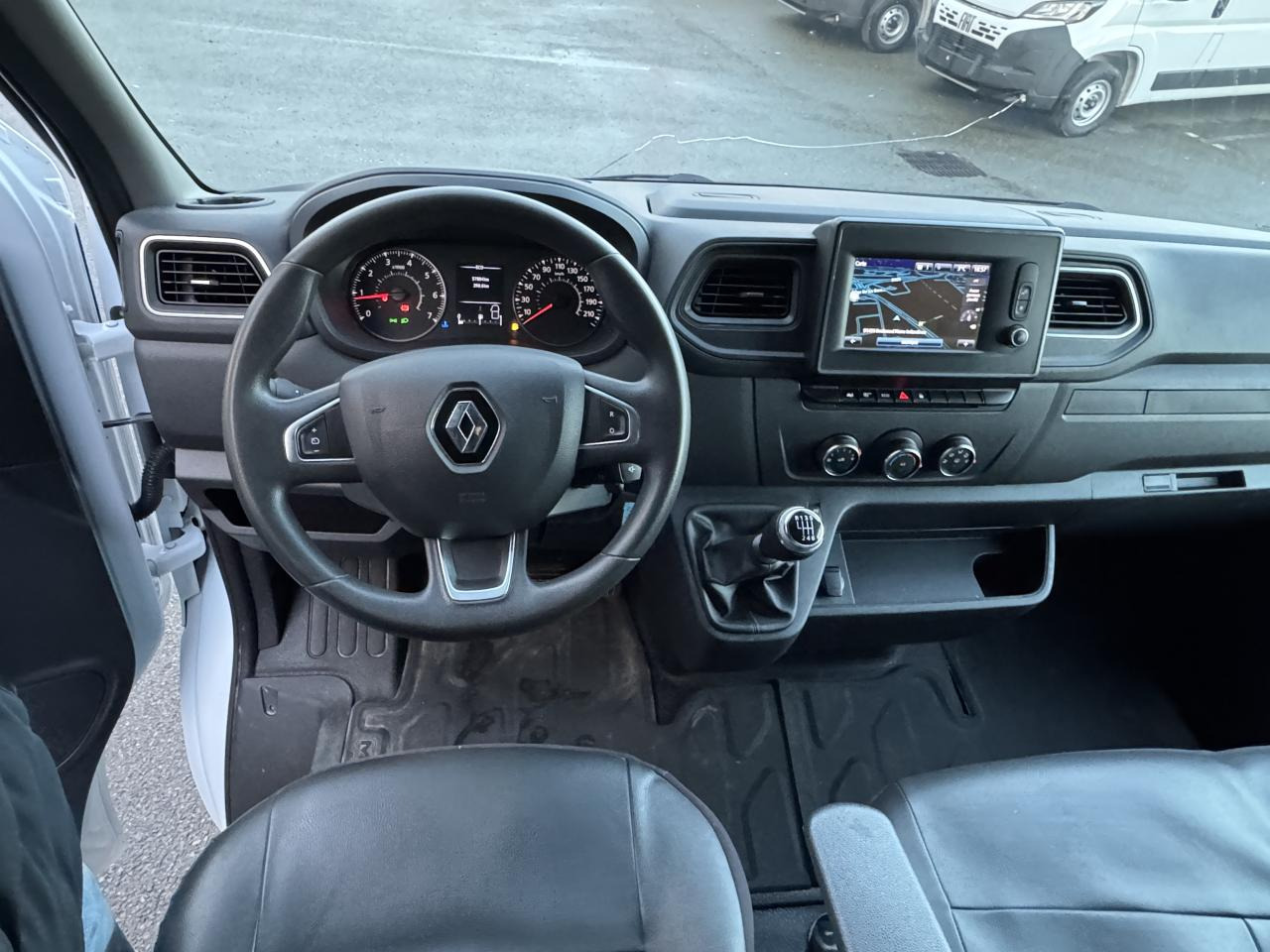 RENAULT Master Grand Confort F3300 L2H2 2.3 Blue dCi - 150 CH PORTE VERRE - Kaubik: pilt 3 RENAULT Master Grand Confort F3300 L2H2 2.3 Blue dCi - 150 CH PORTE VERRE - Kaubik: pilt 3