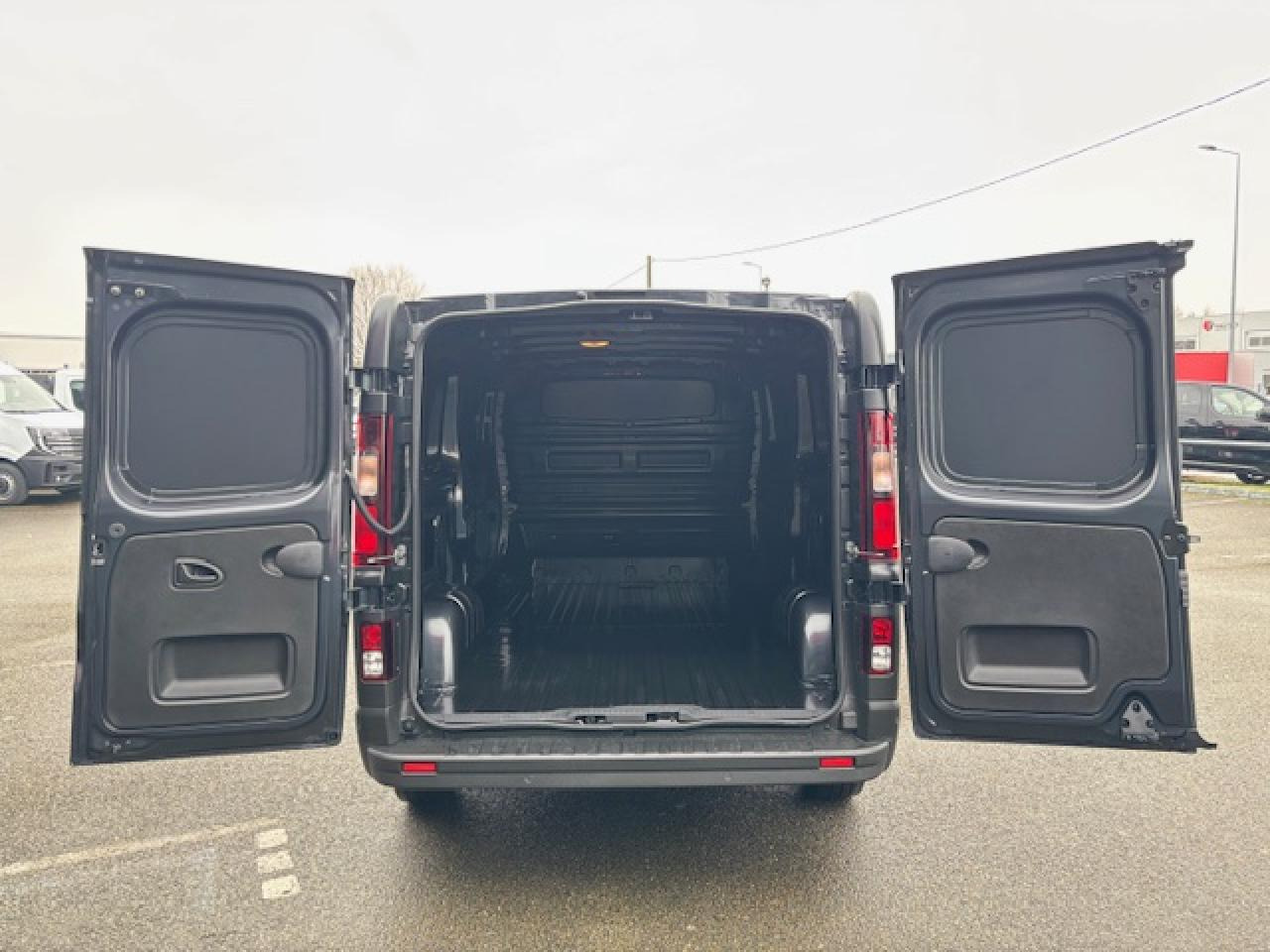 RENAULT TRAFIC 3T0 L1H1 2.0 DCI 150CH - Kaubik: pilt 3 RENAULT TRAFIC 3T0 L1H1 2.0 DCI 150CH - Kaubik: pilt 3