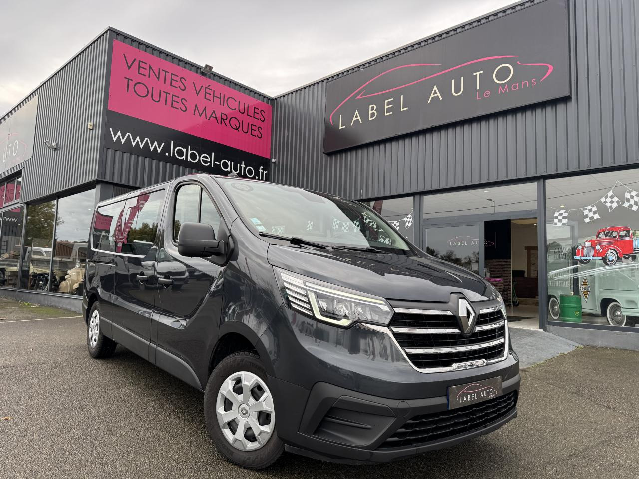 RENAULT Trafic L2 2.0 Energy dCi - 150 - S&S III COMBI Combi Zen L2H1 PHASE 3 - Mikrobuss: pilt 2 RENAULT Trafic L2 2.0 Energy dCi - 150 - S&S III COMBI Combi Zen L2H1 PHASE 3 - Mikrobuss: pilt 2
