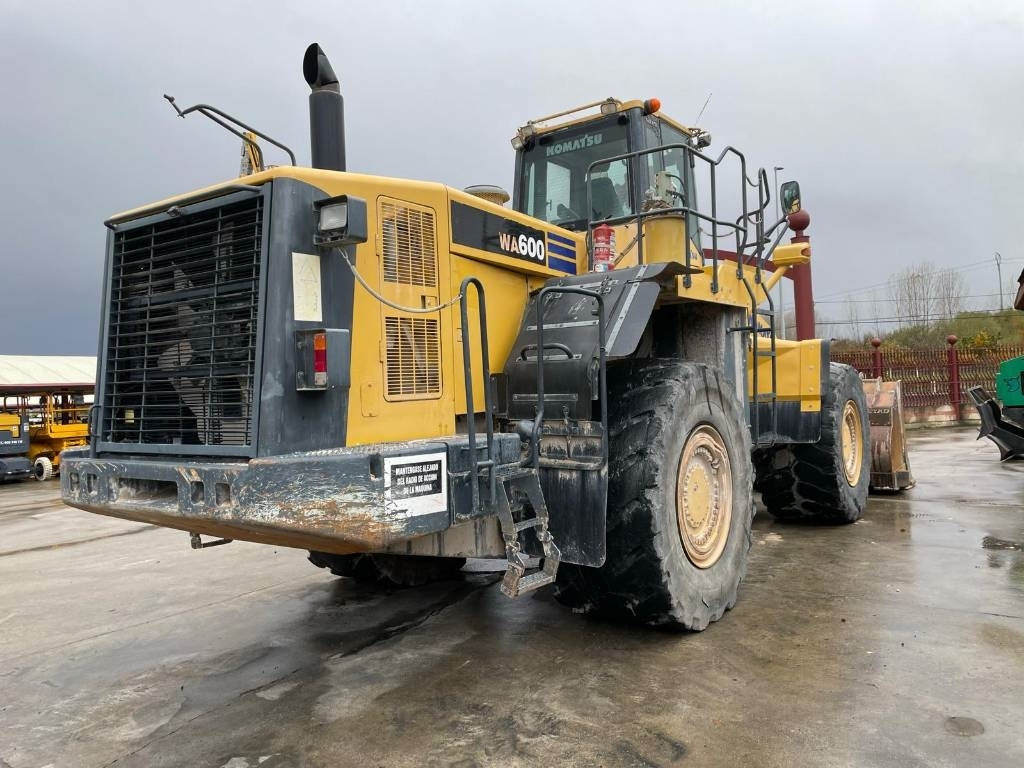 Komatsu WA 600-6 - Rataslaadur: pilt 2 Komatsu WA 600-6 - Rataslaadur: pilt 2