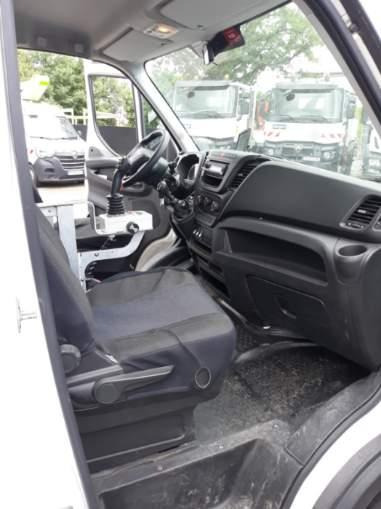 Iveco Daily 35S14 Plateau Nacelle 6m50 Spécial tunnel - Veoautolt tõusev platvorm: pilt 5 Iveco Daily 35S14 Plateau Nacelle 6m50 Spécial tunnel - Veoautolt tõusev platvorm: pilt 5