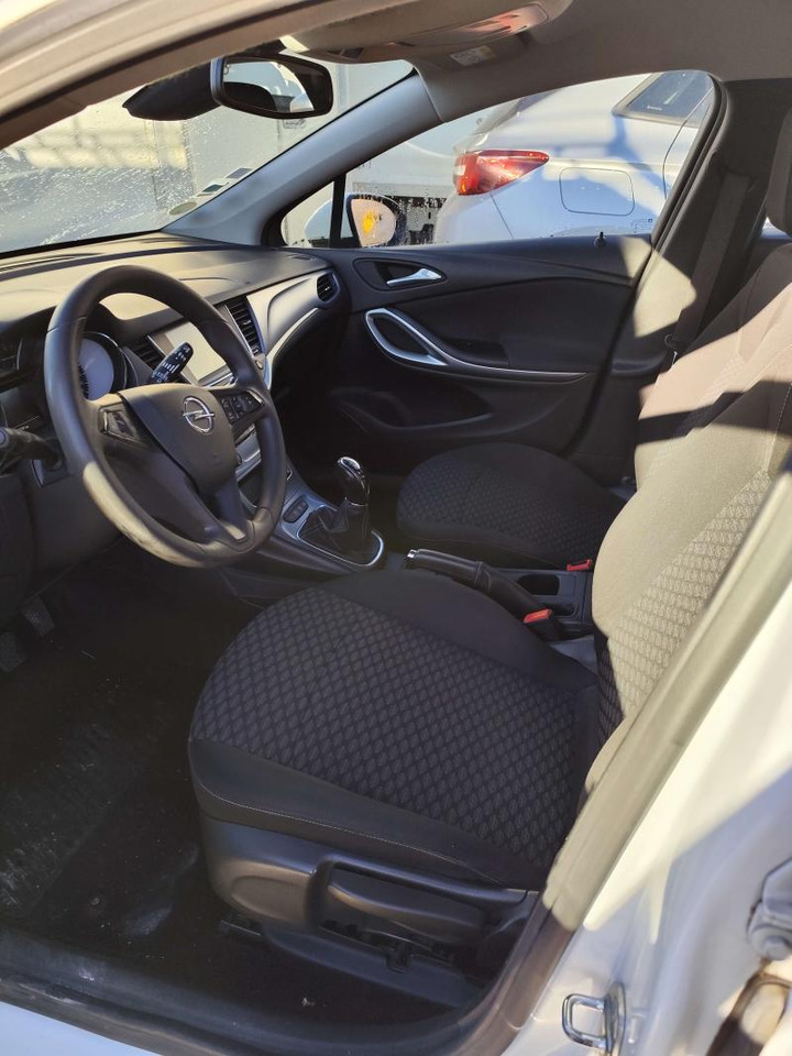 Opel Astra 1,5 Diesel 105 cv BVM6 5 places Edition business - Auto: pilt 5 Opel Astra 1,5 Diesel 105 cv BVM6 5 places Edition business - Auto: pilt 5