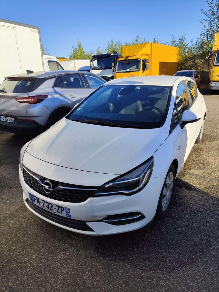 Opel Astra 1,5 Diesel 105 cv BVM6 5 places Edition business - Auto: pilt 2 Opel Astra 1,5 Diesel 105 cv BVM6 5 places Edition business - Auto: pilt 2