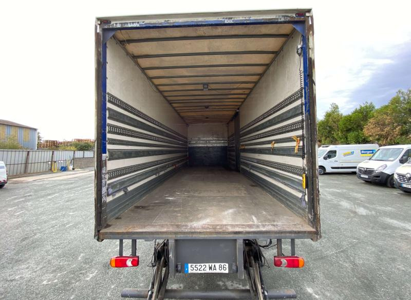 RENAULT PREMIUM 320 CV FOURGON - Kasti veoauto: pilt 4 RENAULT PREMIUM 320 CV FOURGON - Kasti veoauto: pilt 4