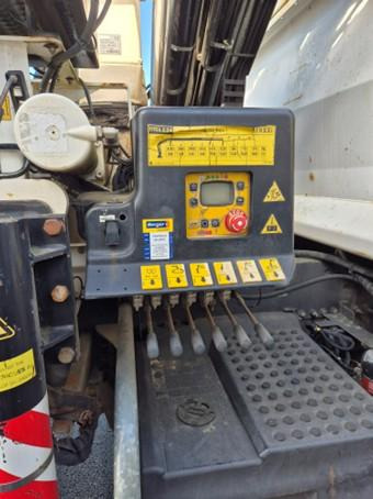 Renault C version K 380 P6x4 Bi-benne Grue FASSI F195 A0.24 - Kallurauto: pilt 5 Renault C version K 380 P6x4 Bi-benne Grue FASSI F195 A0.24 - Kallurauto: pilt 5