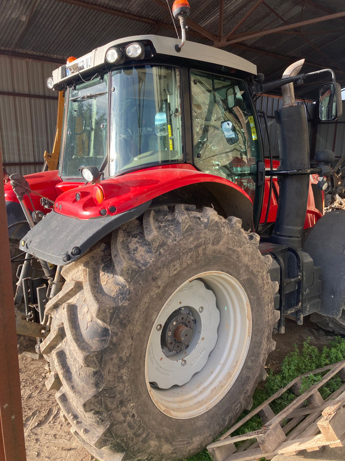 Massey Ferguson 7624 DYNA-6 EXCLUSIVE - Traktor: pilt 3 Massey Ferguson 7624 DYNA-6 EXCLUSIVE - Traktor: pilt 3