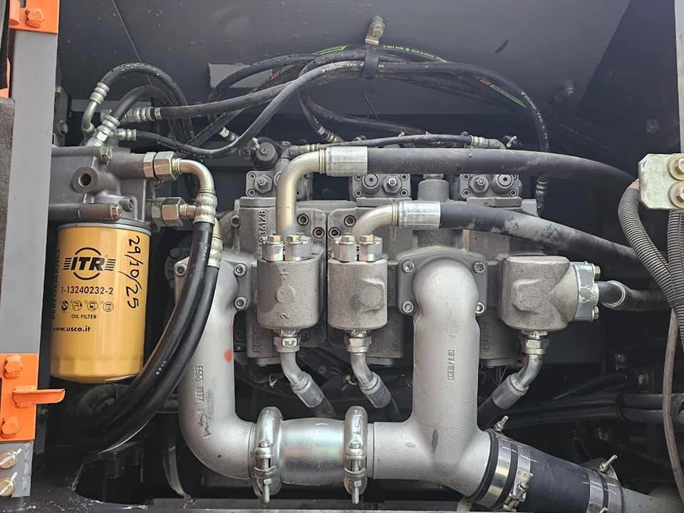 Lintekskavaator Hitachi ZX 300 LC-6: pilt 33