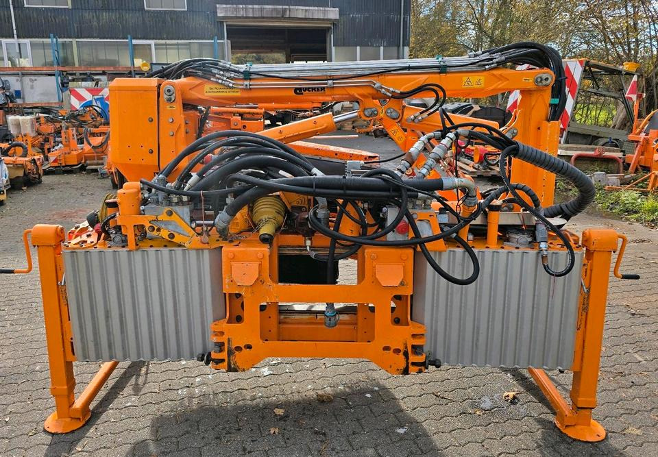 Dücker DUA 800 RSM 13 Böschungsmäher Böschungsmulcher Mähausleger Bankettmäher für Unimog 405/10 405/12 700 600 Mulag Una MHU FME - Poomniiduk: pilt 3 Dücker DUA 800 RSM 13 Böschungsmäher Böschungsmulcher Mähausleger Bankettmäher für Unimog 405/10 405/12 700 600 Mulag Una MHU FME - Poomniiduk: pilt 3