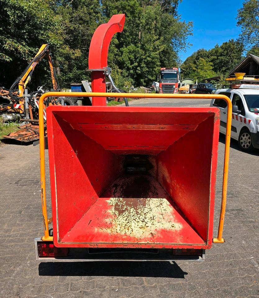 Dücker HM 140 Holzhacker Holzhäcksler Holzhackschnitzler Hacker Häcksler Diesel - Puiduhakkurid: pilt 3 Dücker HM 140 Holzhacker Holzhäcksler Holzhackschnitzler Hacker Häcksler Diesel - Puiduhakkurid: pilt 3