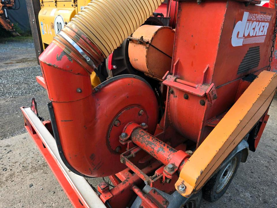 Dücker HM 760 Holzhacker Holzhäcksler Holzhackschnitzler Hacker Häcksler Hatz Diesel 4L40C - Puiduhakkurid: pilt 4 Dücker HM 760 Holzhacker Holzhäcksler Holzhackschnitzler Hacker Häcksler Hatz Diesel 4L40C - Puiduhakkurid: pilt 4