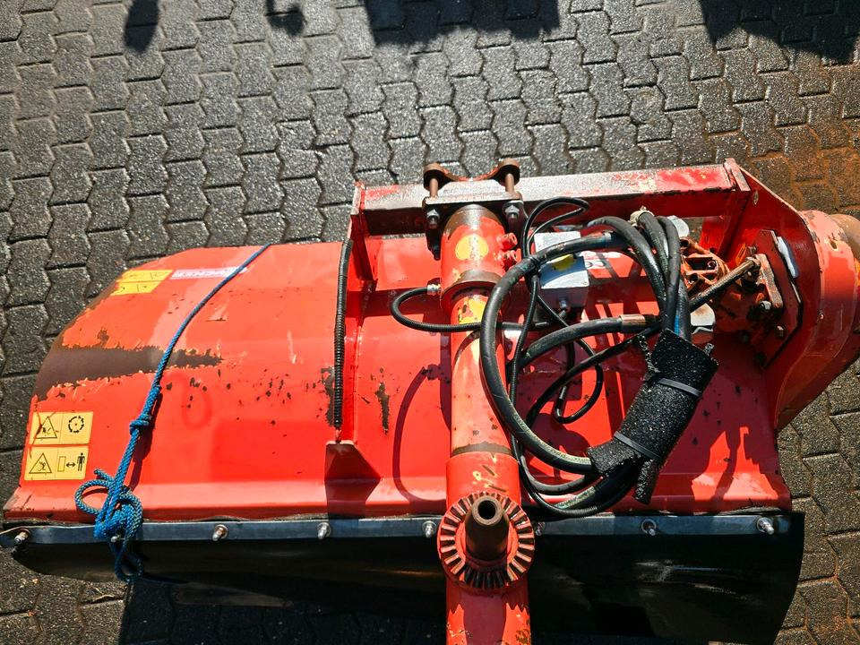 Dücker MKT 13 Mulchkopf Mähkorb für Mähausleger Böschungsmulcher Böschungsmäher UNA DUA SMT 500 600 700 800 - Hooldusniiduk: pilt 5 Dücker MKT 13 Mulchkopf Mähkorb für Mähausleger Böschungsmulcher Böschungsmäher UNA DUA SMT 500 600 700 800 - Hooldusniiduk: pilt 5